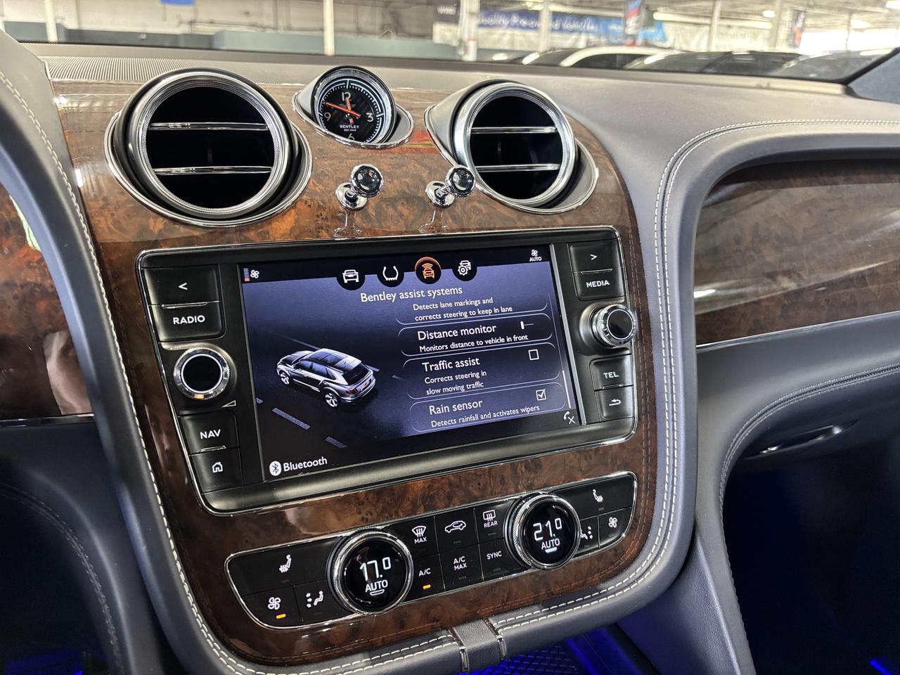 2019 Bentley Bentayga V8 AWD | NO LUX TAX | NIGHT VISION | HEADS UP | + Photo