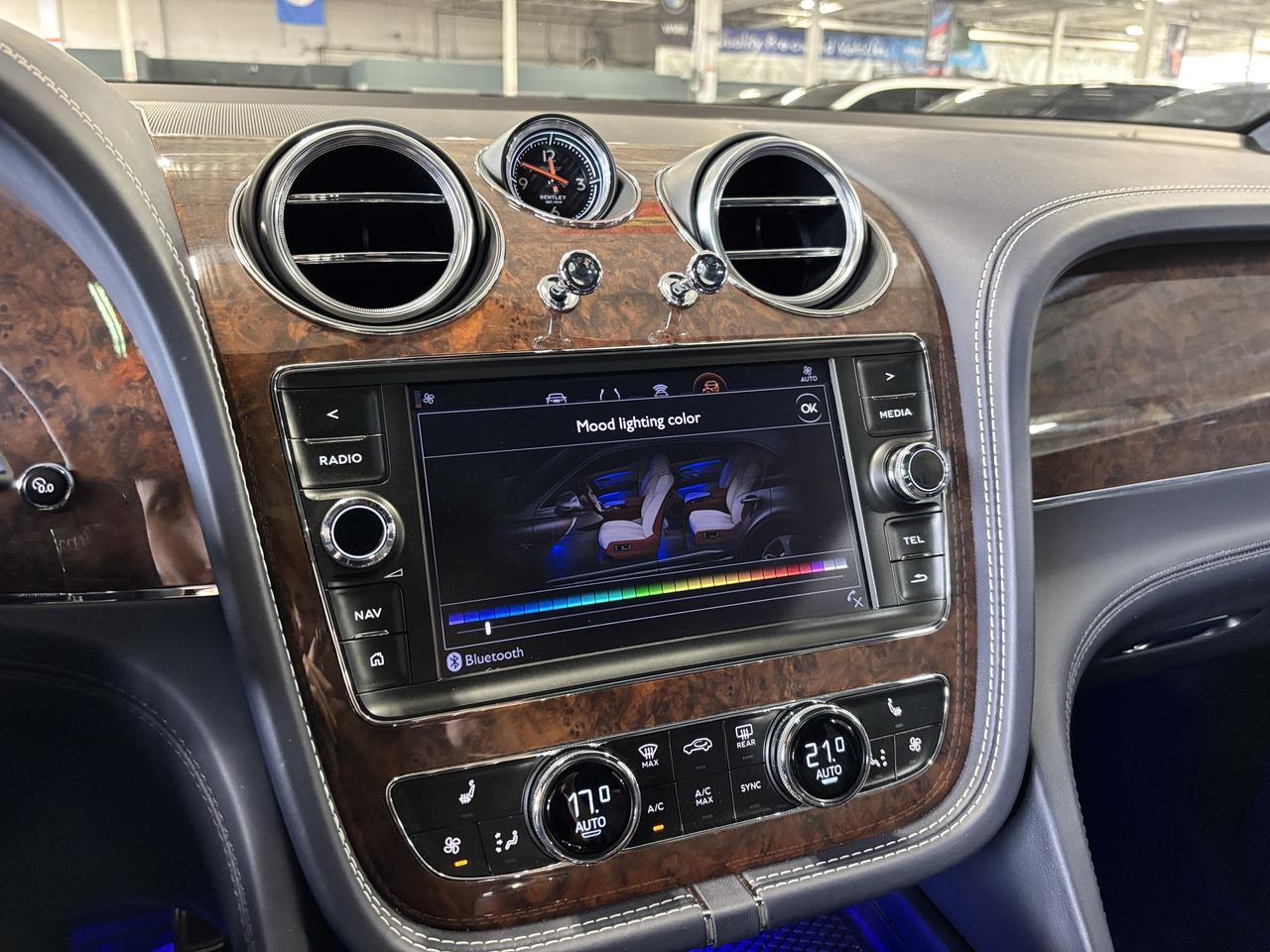 2019 Bentley Bentayga V8 AWD | NO LUX TAX | NIGHT VISION | HEADS UP | + Photo