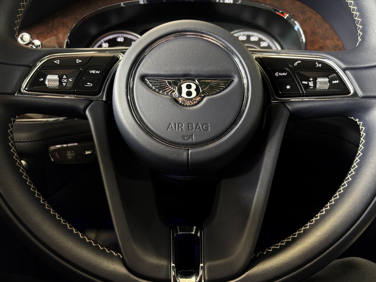 2019 Bentley Bentayga V8 AWD | NO LUX TAX | NIGHT VISION | HEADS UP | + Photo