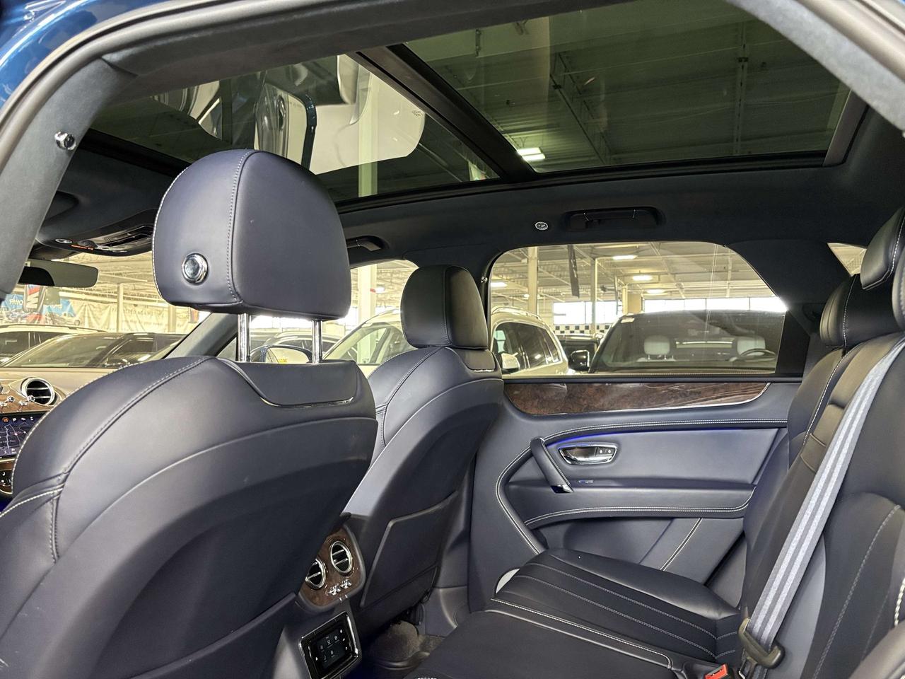 2019 Bentley Bentayga V8 AWD | NO LUX TAX | NIGHT VISION | HEADS UP | + Photo
