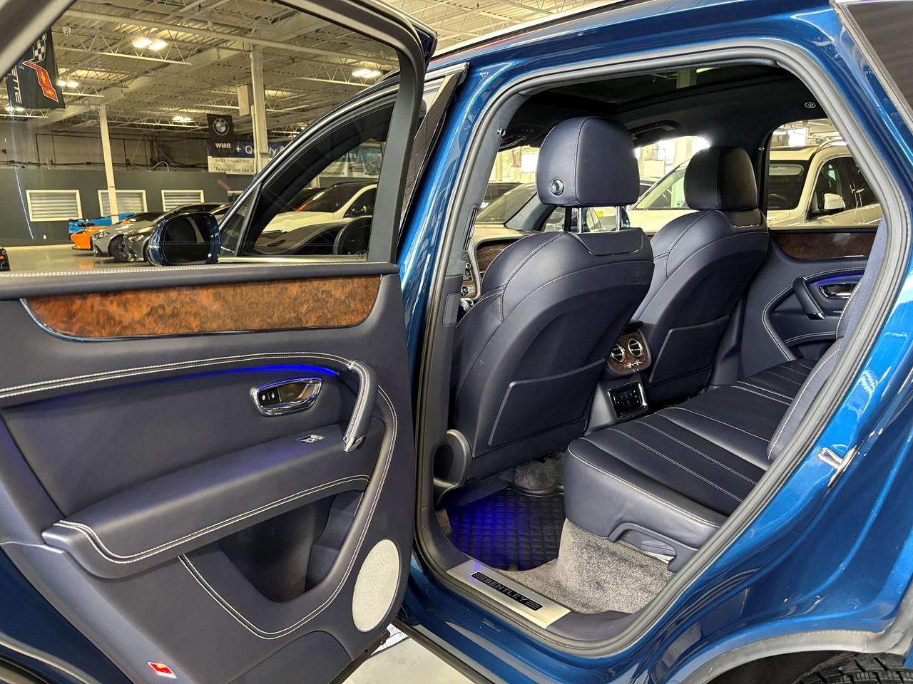 2019 Bentley Bentayga V8 AWD | NO LUX TAX | NIGHT VISION | HEADS UP | + Photo