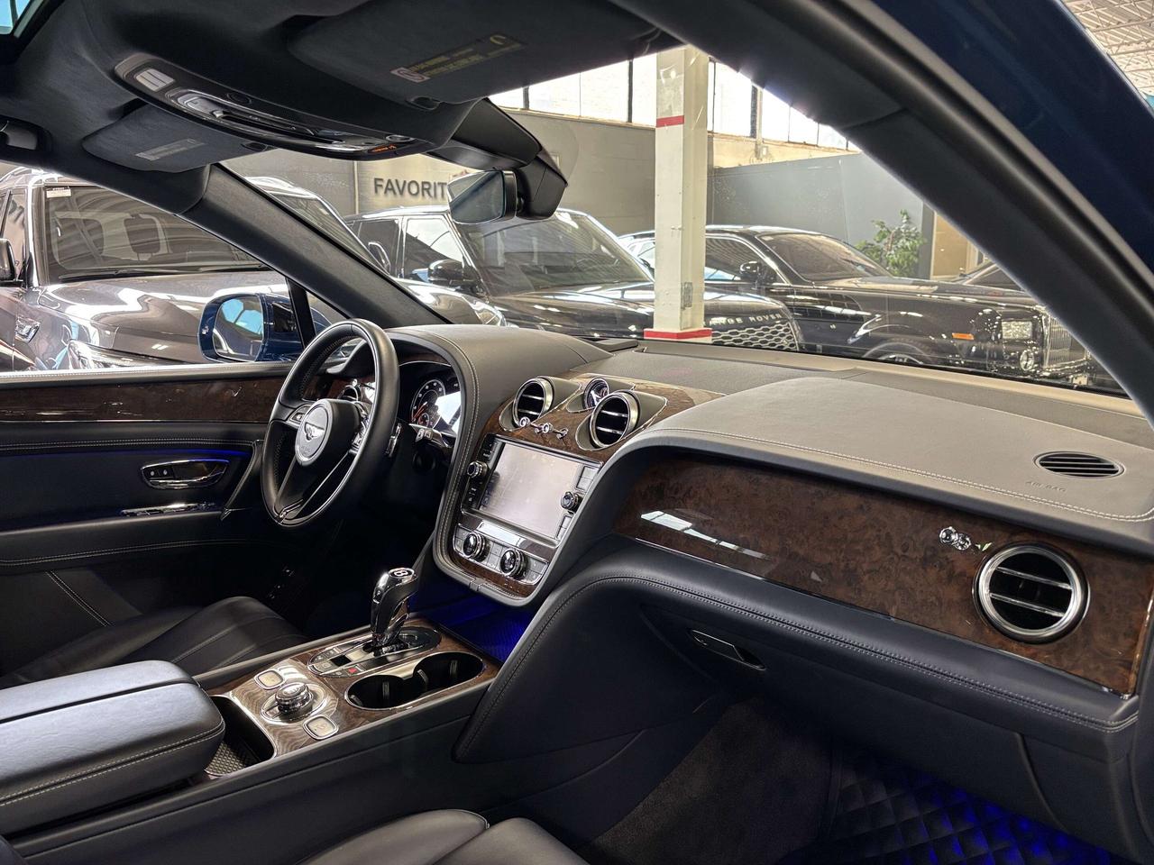 2019 Bentley Bentayga V8 AWD | NO LUX TAX | NIGHT VISION | HEADS UP | + Photo