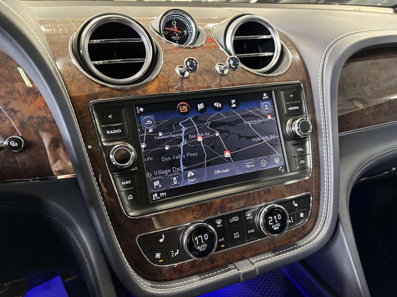 2019 Bentley Bentayga V8 AWD | NO LUX TAX | NIGHT VISION | HEADS UP | + Photo