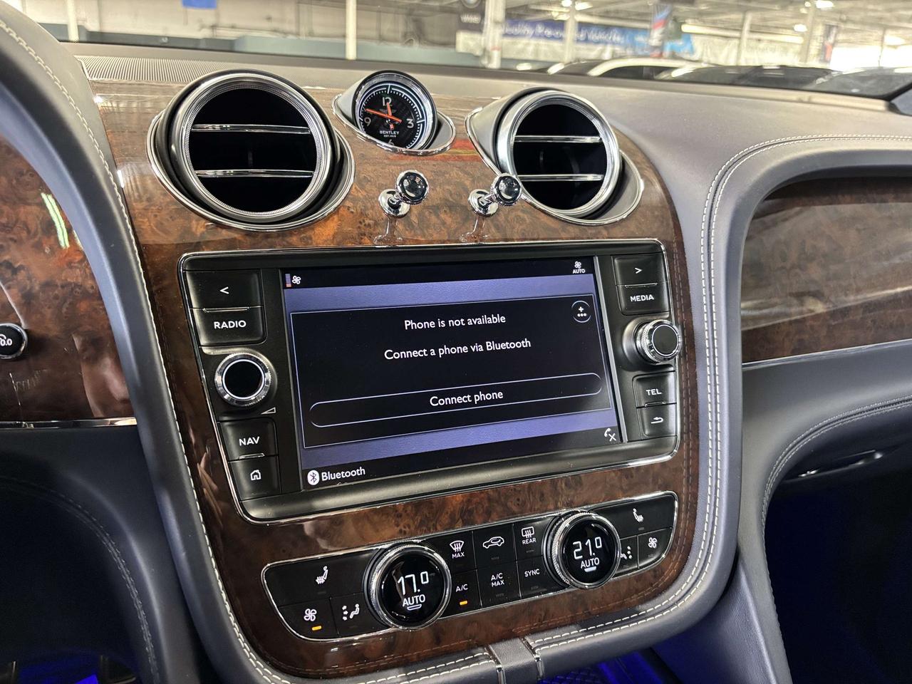2019 Bentley Bentayga V8 AWD | NO LUX TAX | NIGHT VISION | HEADS UP | + Photo