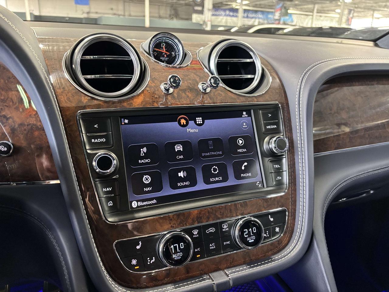 2019 Bentley Bentayga V8 AWD | NO LUX TAX | NIGHT VISION | HEADS UP | + Photo