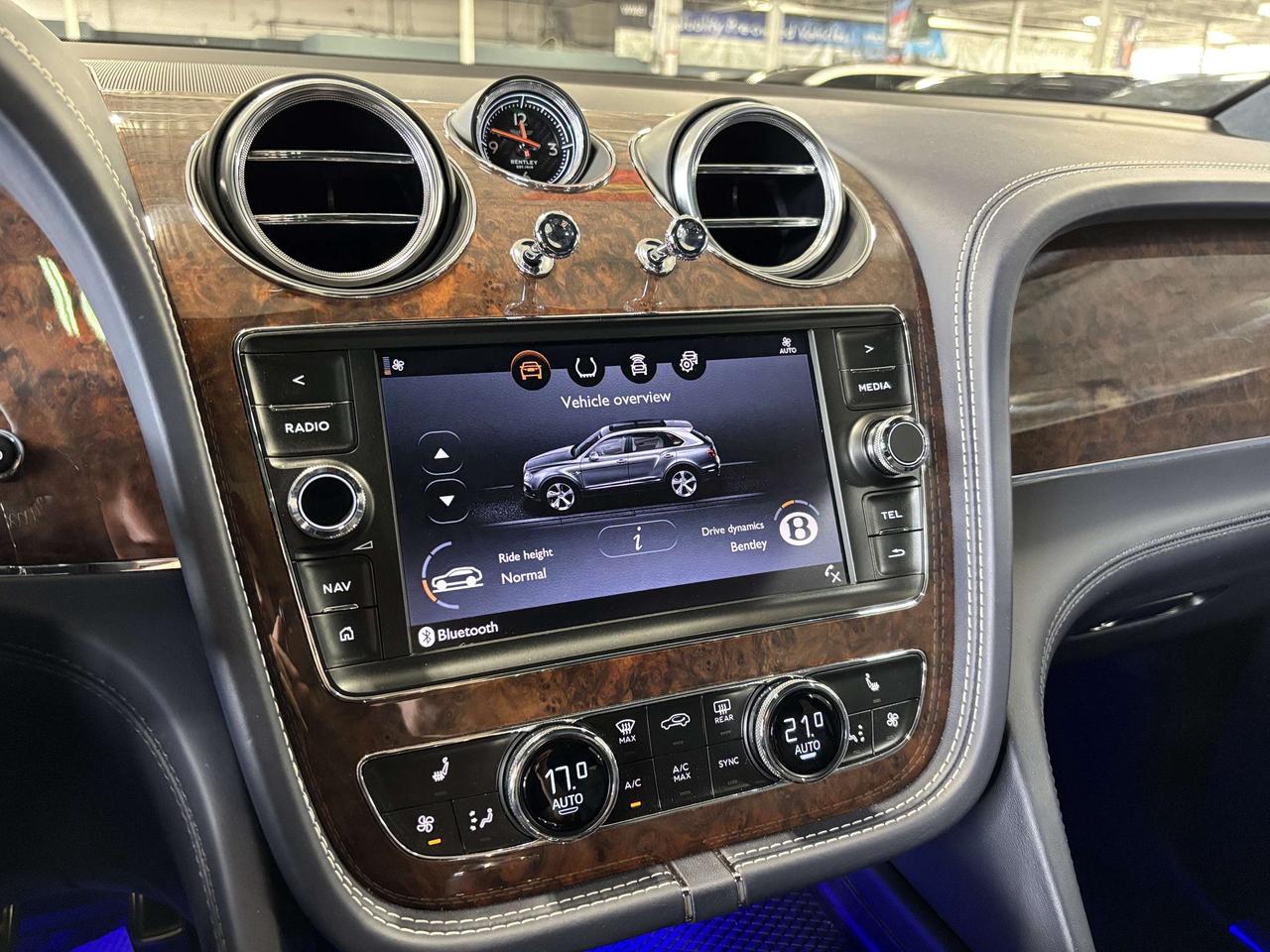 2019 Bentley Bentayga V8 AWD | NO LUX TAX | NIGHT VISION | HEADS UP | + Photo