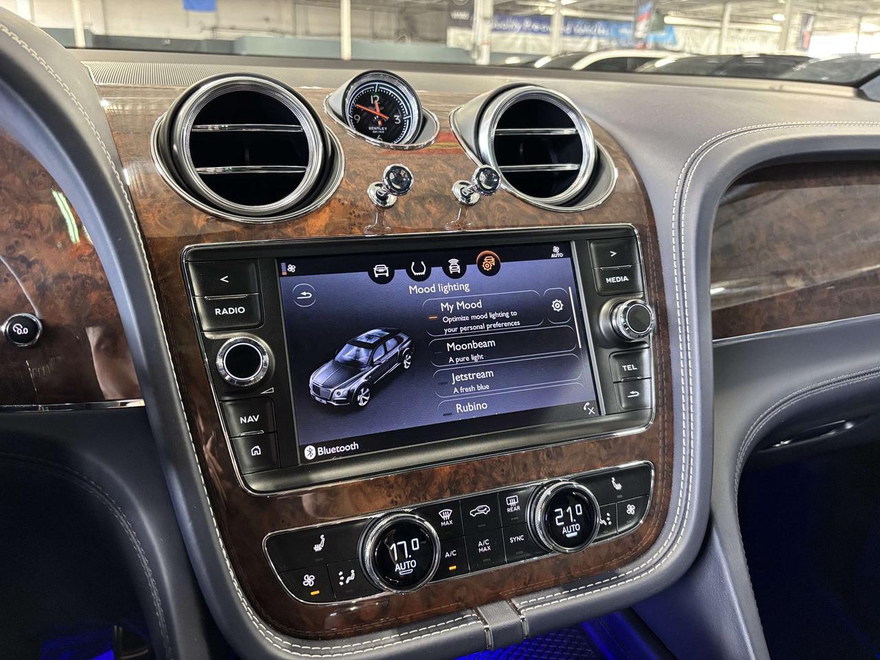 2019 Bentley Bentayga V8 AWD | NO LUX TAX | NIGHT VISION | HEADS UP | + Photo