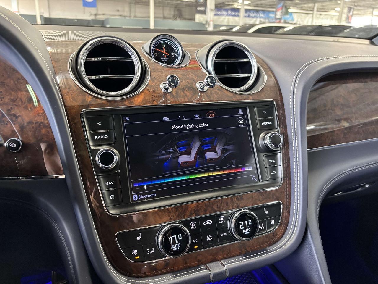 2019 Bentley Bentayga V8 AWD | NO LUX TAX | NIGHT VISION | HEADS UP | + Photo