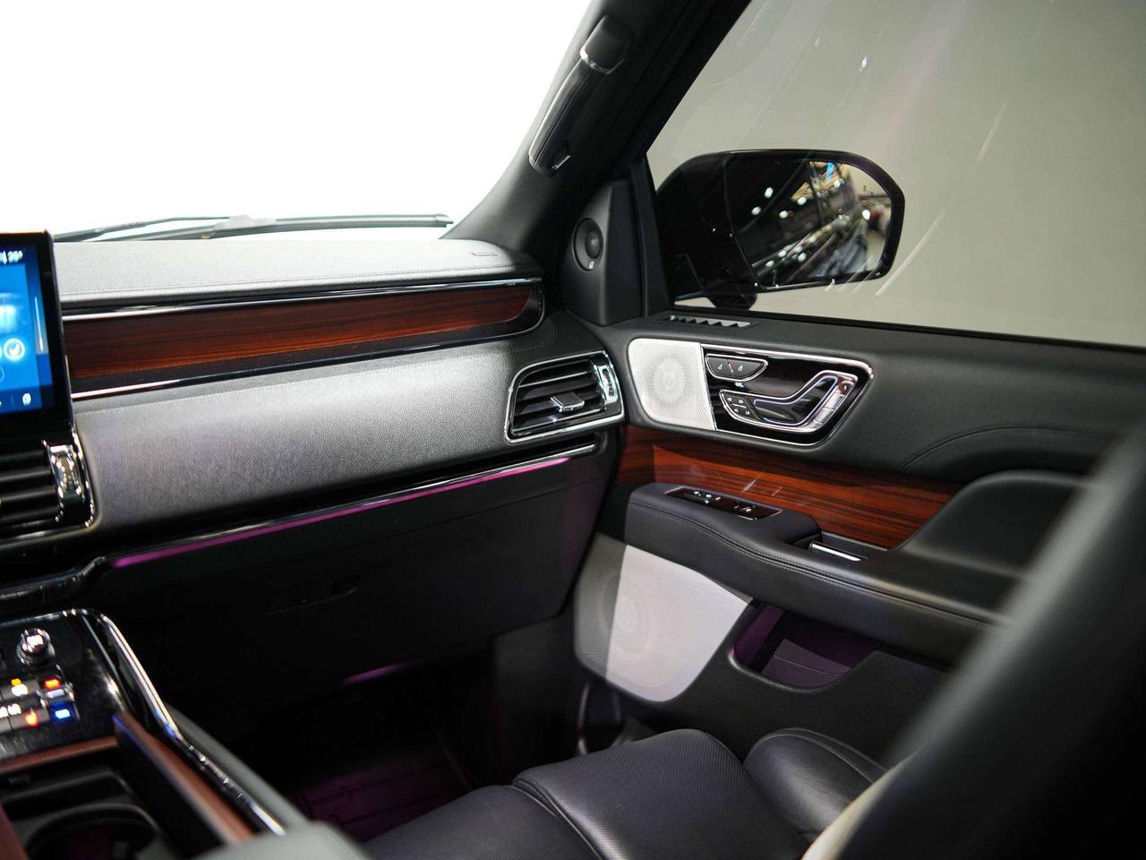 2023 Lincoln Navigator RESERVE | 7 PASS | PANO | 22 IN Photo