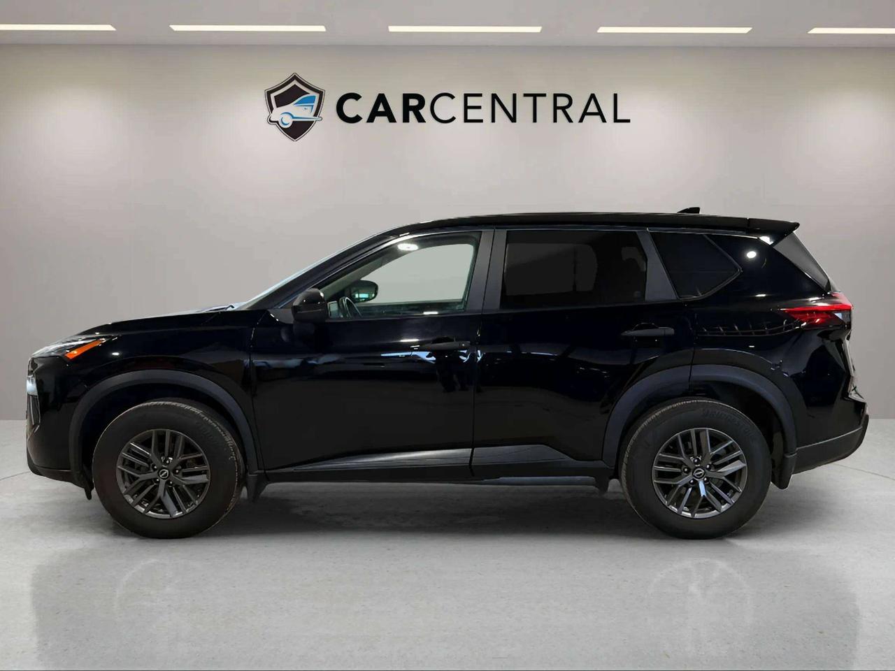 2024 Nissan Rogue S AWD | CLEAN CARFAX| STARTER| CARPLAY|  HTD SEATS Photo