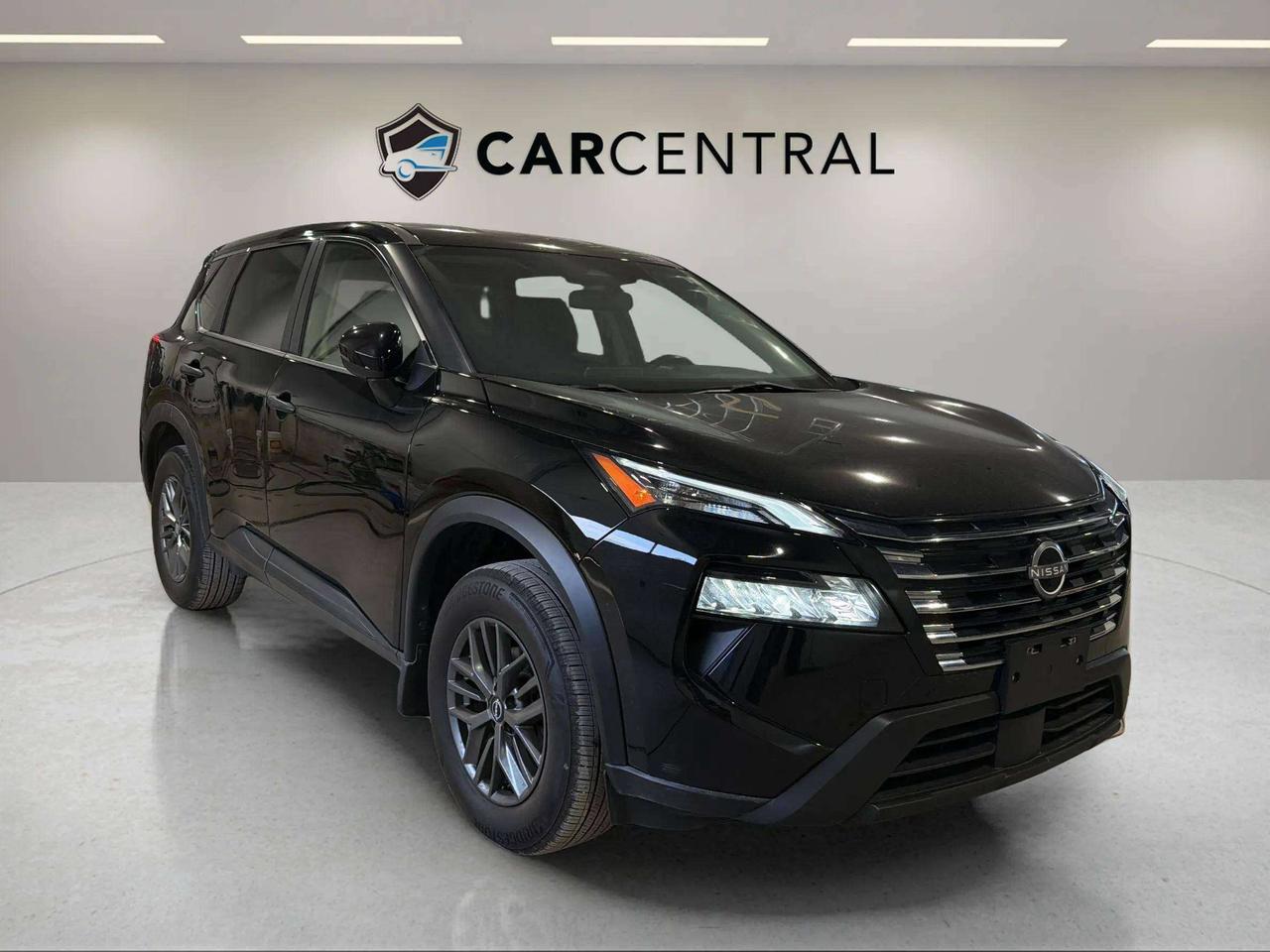 2024 Nissan Rogue S AWD | CLEAN CARFAX| STARTER| CARPLAY|  HTD SEATS Photo