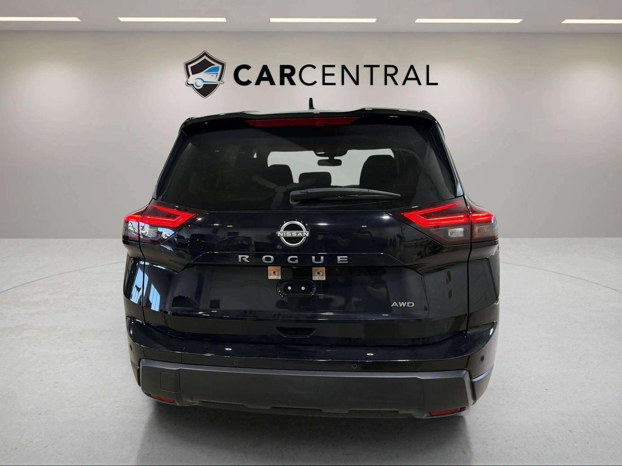2024 Nissan Rogue S AWD | CLEAN CARFAX| STARTER| CARPLAY|  HTD SEATS Photo