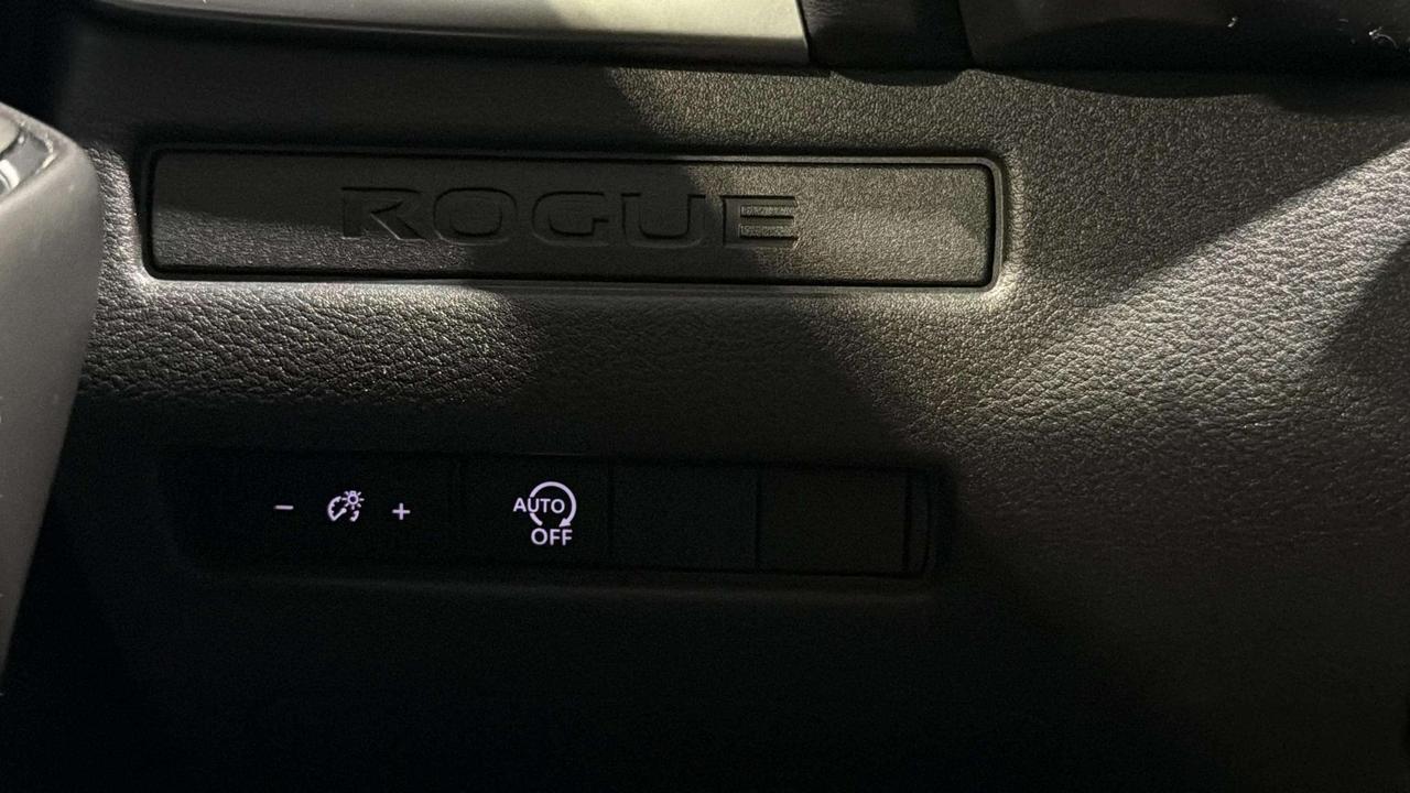 2024 Nissan Rogue S AWD | CLEAN CARFAX| STARTER| CARPLAY|  HTD SEATS Photo