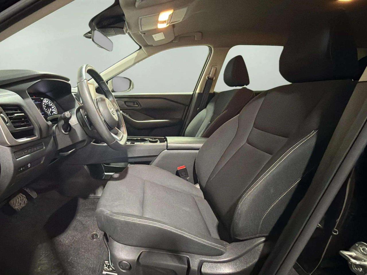 2024 Nissan Rogue S AWD | CLEAN CARFAX| STARTER| CARPLAY|  HTD SEATS Photo