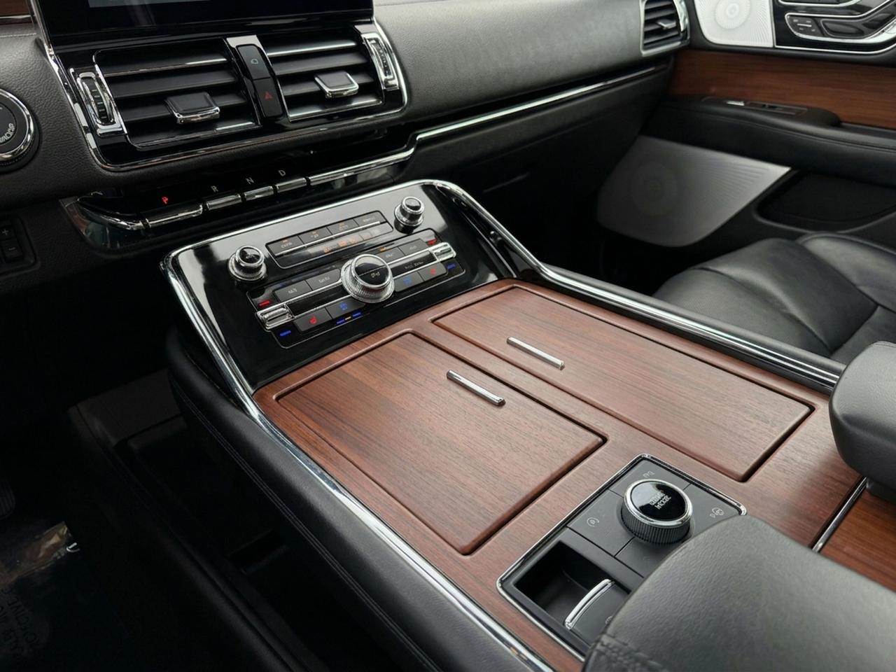 2019 Lincoln Navigator Reserve 4x4 Photo