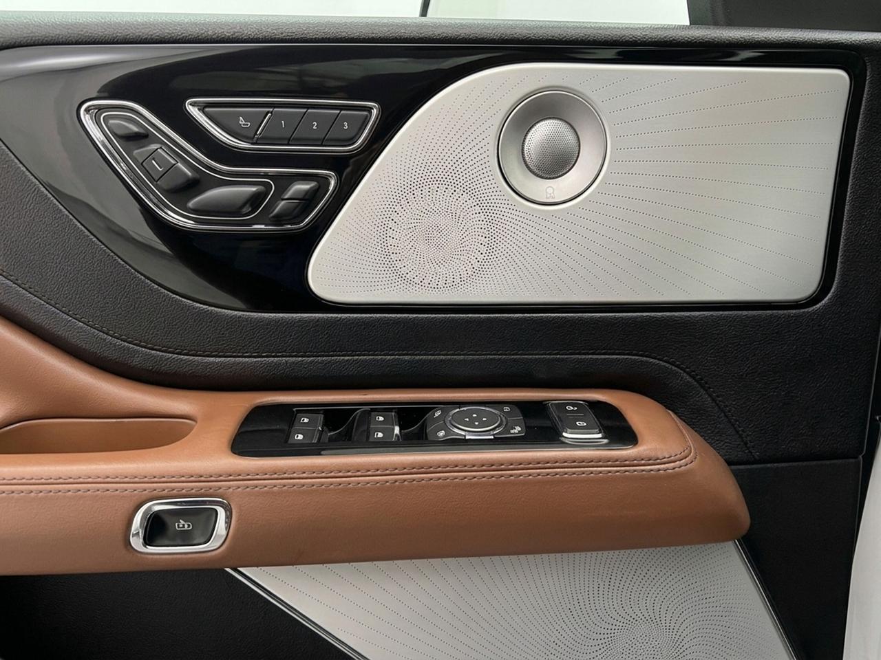 2020 Lincoln Aviator Reserve AWD Photo