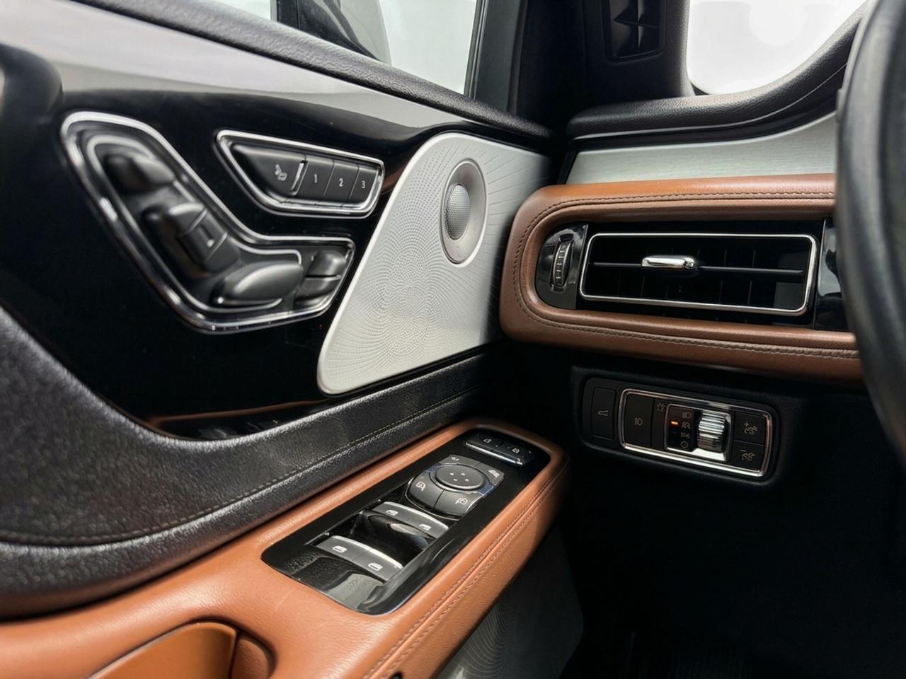 2020 Lincoln Aviator Reserve AWD Photo