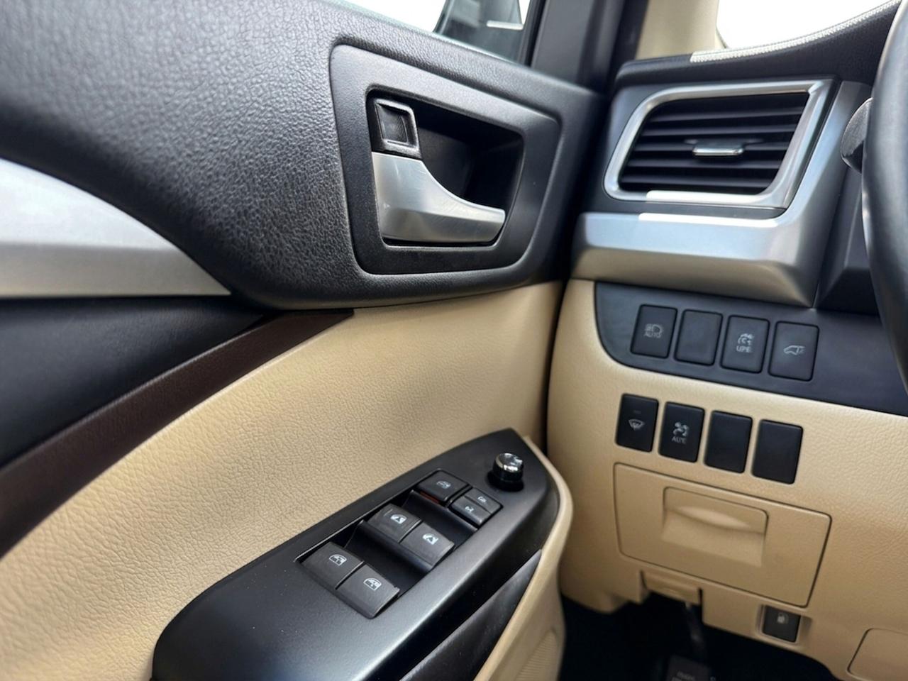 2019 Toyota Highlander AWD Hybrid XLE Photo