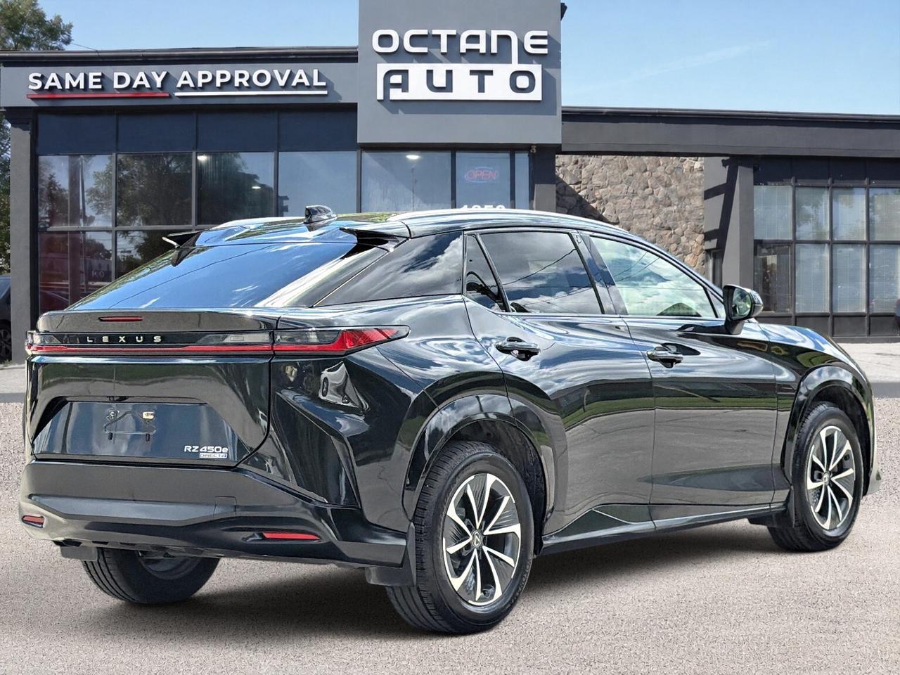 2023 Lexus RZ RZ 450e AWD Photo4