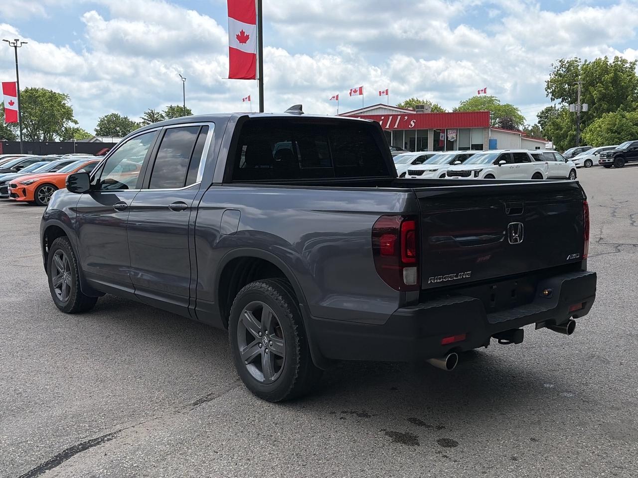 2022 Honda Ridgeline EX-L AWD, CLEAN CARFAX, LOW MILEAGE, HEATED SEATS! Photo