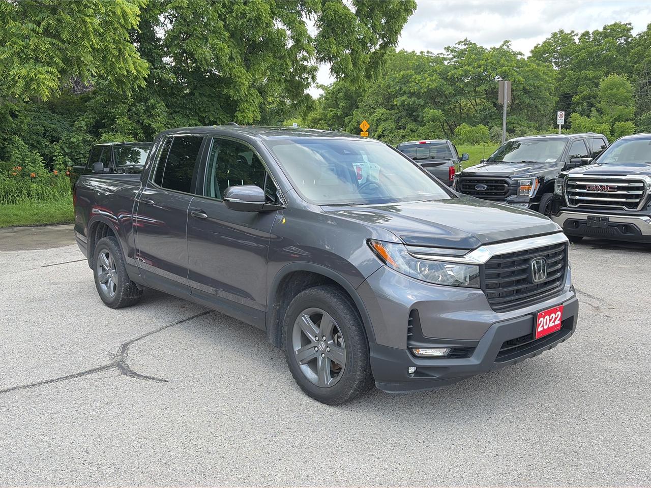 2022 Honda Ridgeline EX-L AWD, CLEAN CARFAX, LOW MILEAGE, HEATED SEATS! - Photo #2