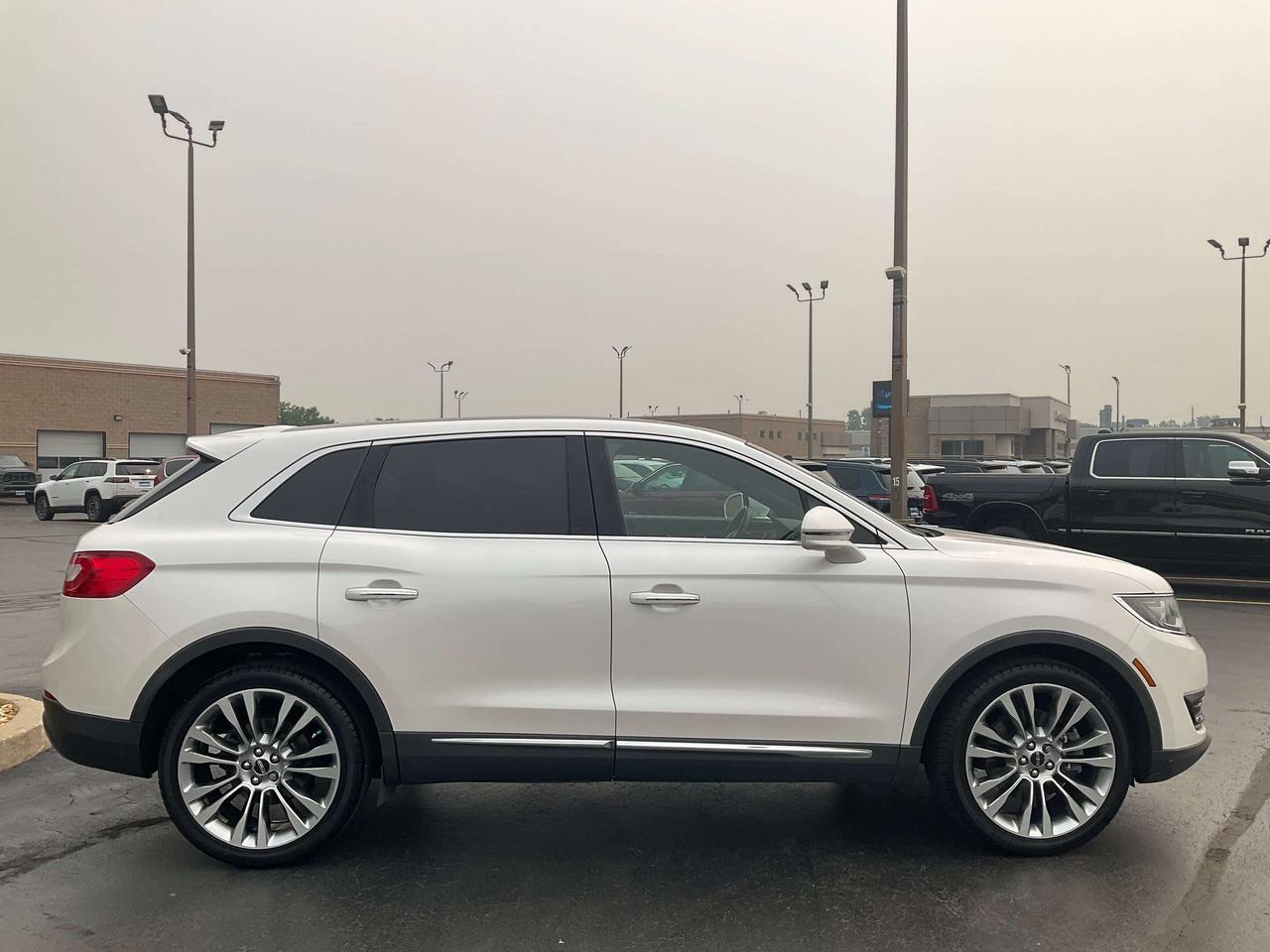 2016 Lincoln MKX LOW KMS / LEATHER / SUNROOF Photo
