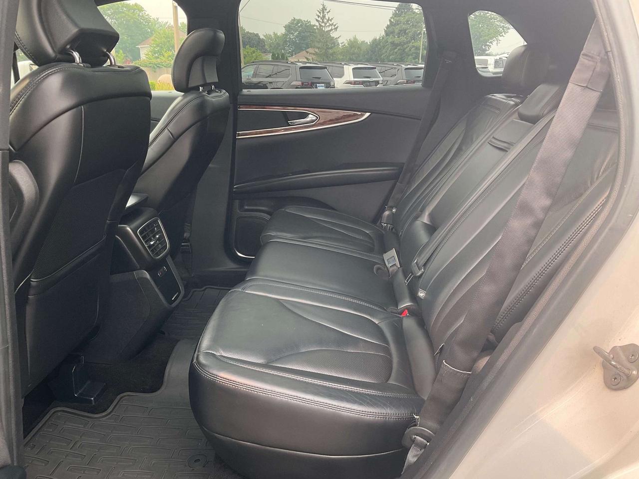 2016 Lincoln MKX LOW KMS / LEATHER / SUNROOF Photo