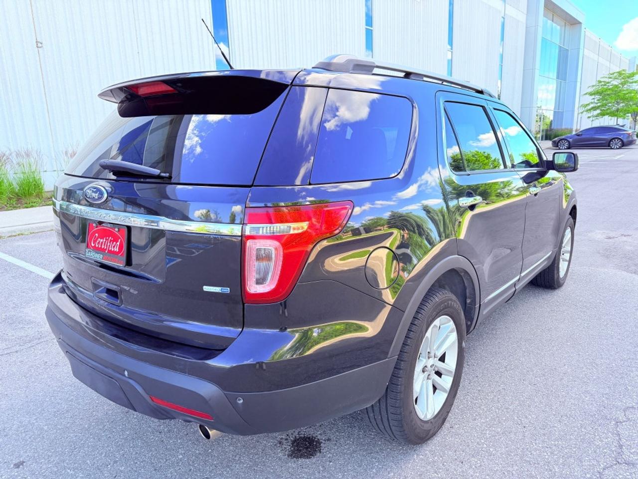 2013 Ford Explorer XLT 4dr 4x4 Automatic Photo3