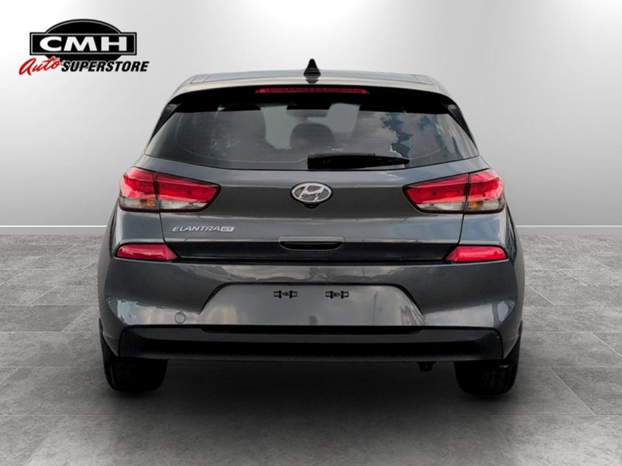 2018 Hyundai Elantra GT GLS  **PANORAMIC SUNROOF** Photo3