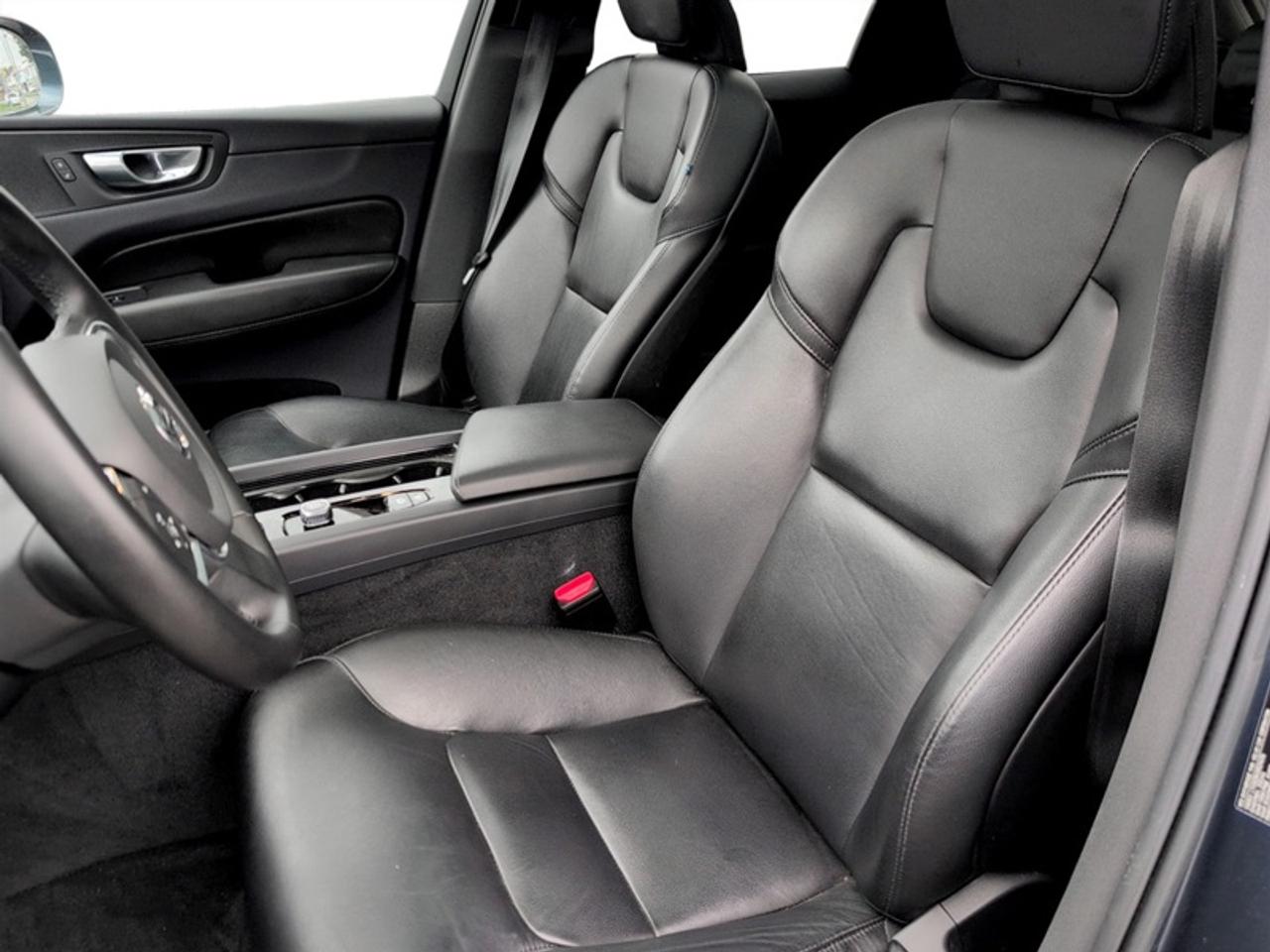 2023 Volvo XC60 B6 Core Photo