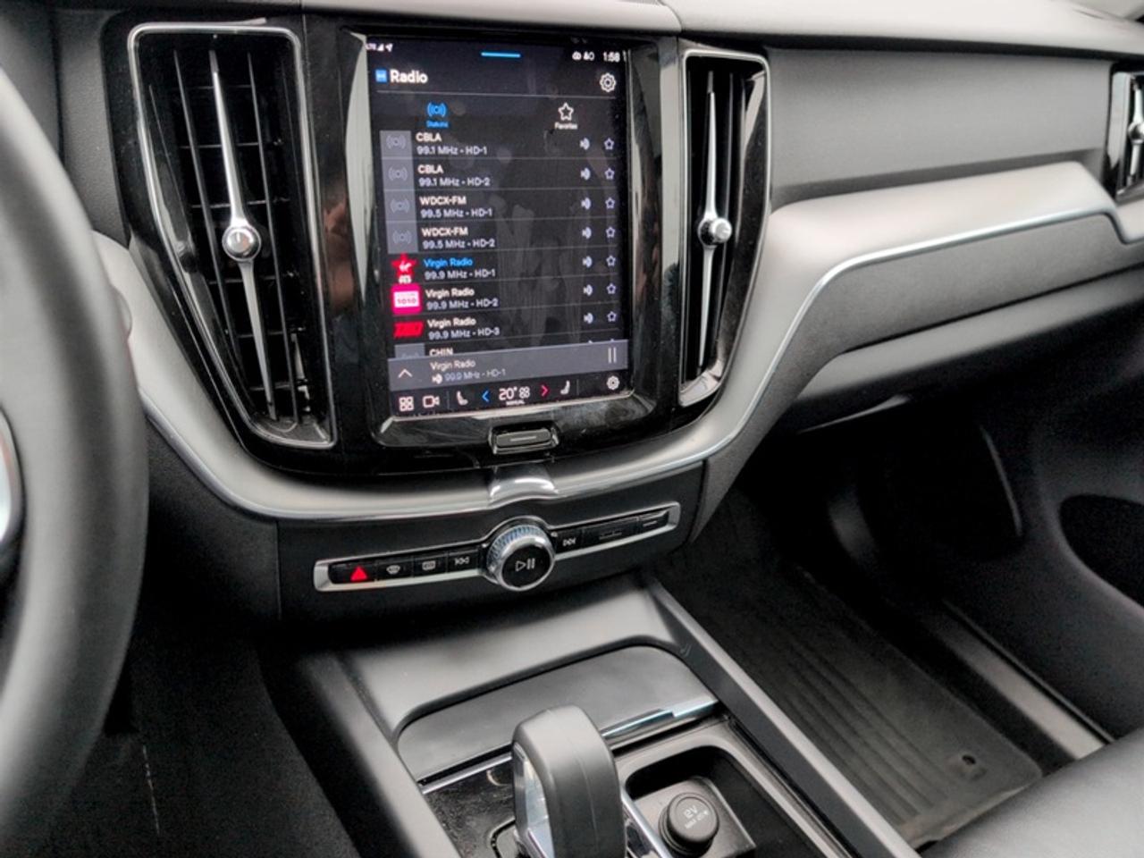 2023 Volvo XC60 B6 Core Photo