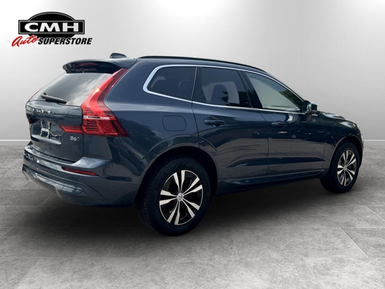 2023 Volvo XC60 B6 Core  **CLEAN CARFAX** Photo4