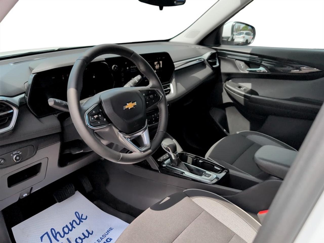 2024 Chevrolet TrailBlazer LT  **LOW MILEAGE** Photo