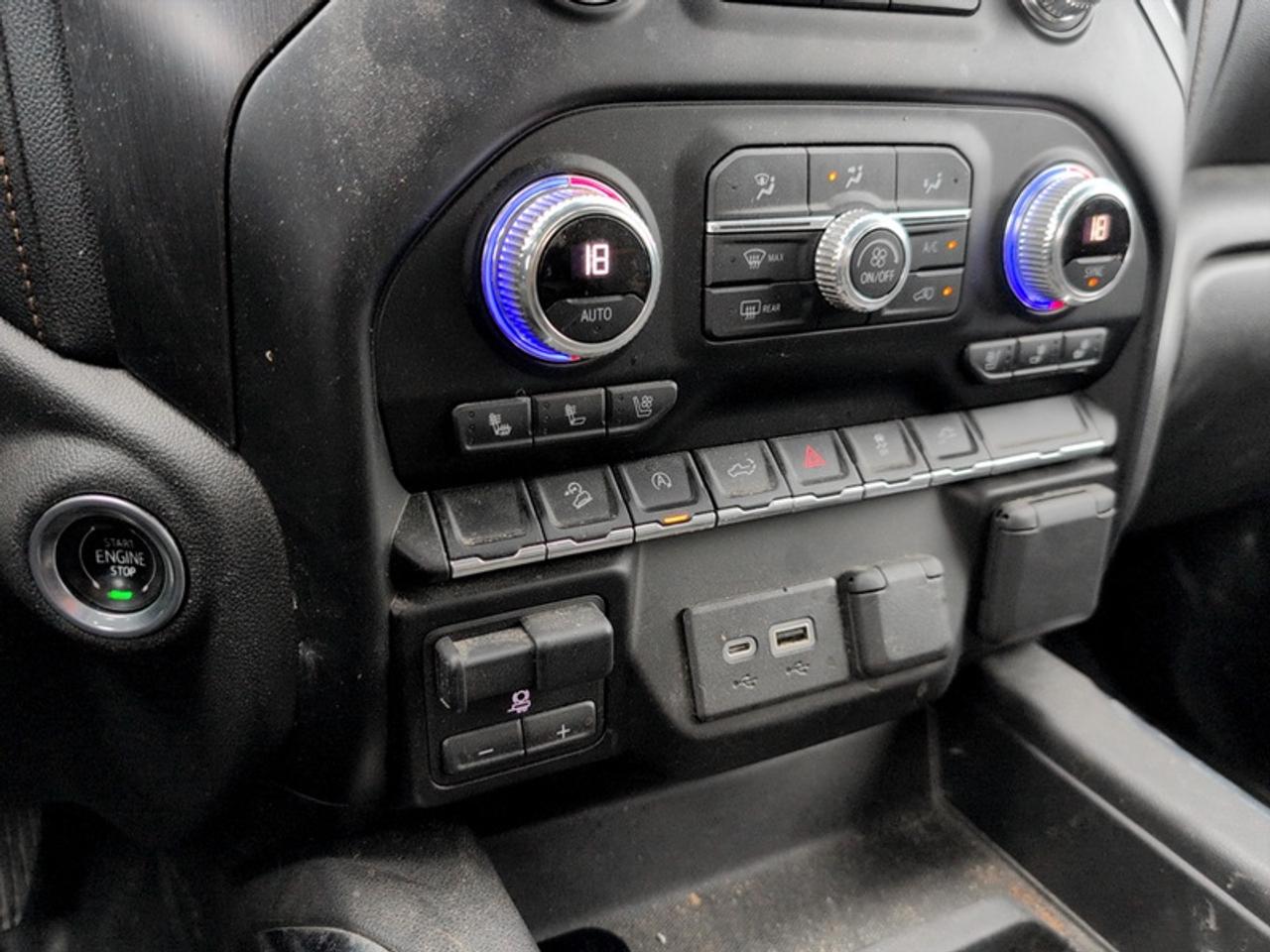 2021 GMC Sierra 1500 AT4 Photo