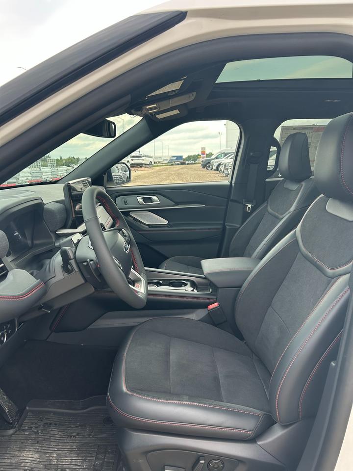2026 Ford Explorer ST 4WD 400A Photo5