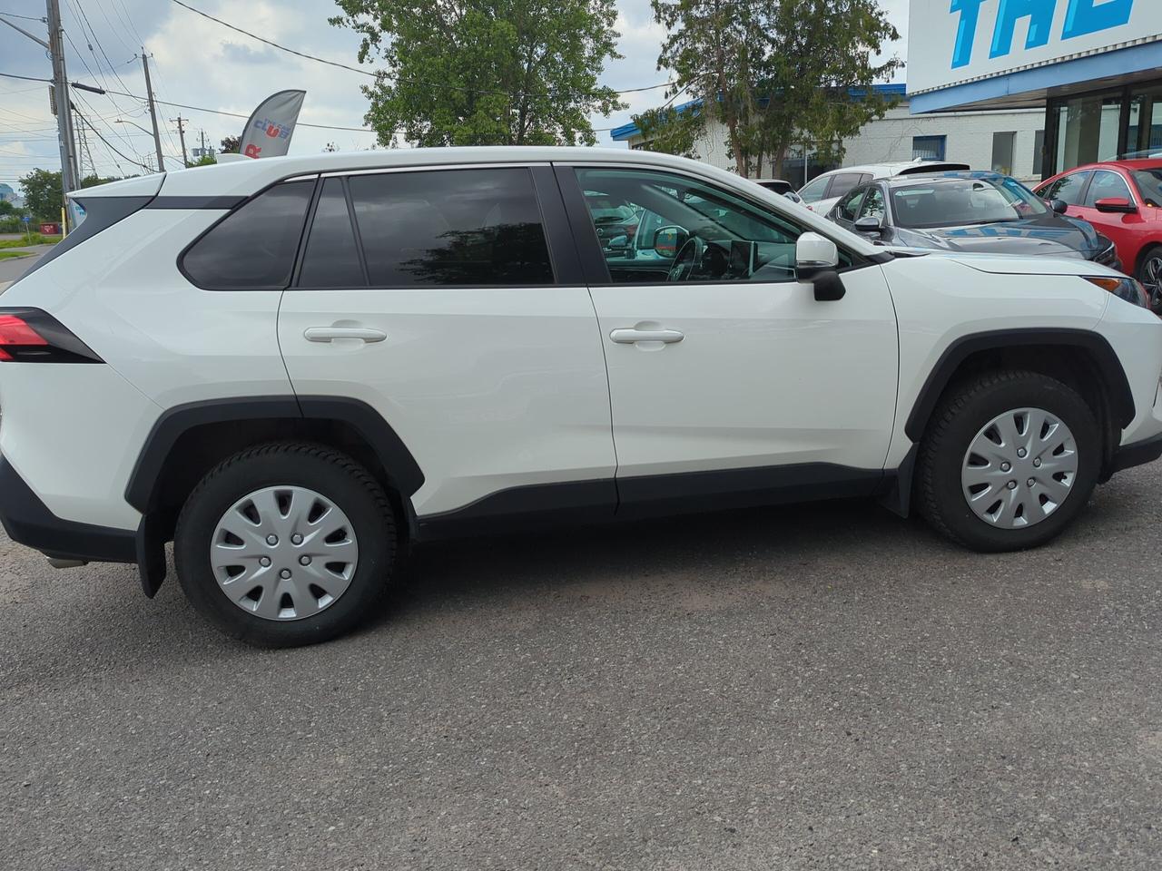 2023 Toyota RAV4 LE