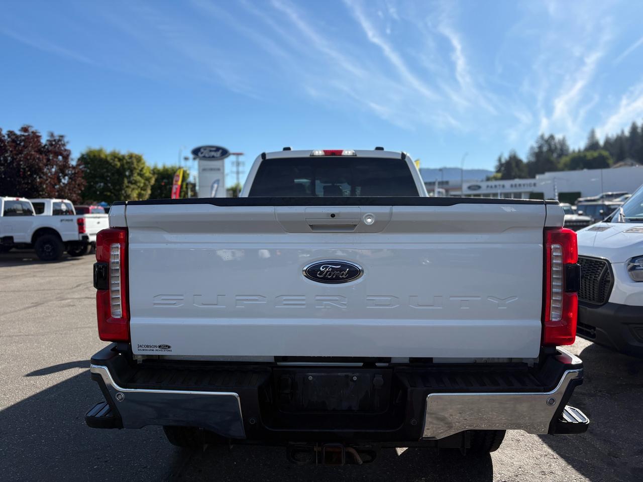 2023 Ford F-350 Super Duty SRW Lariat Photo3