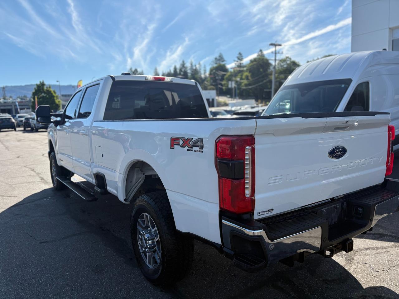 2023 Ford F-350 Super Duty SRW Lariat Photo2