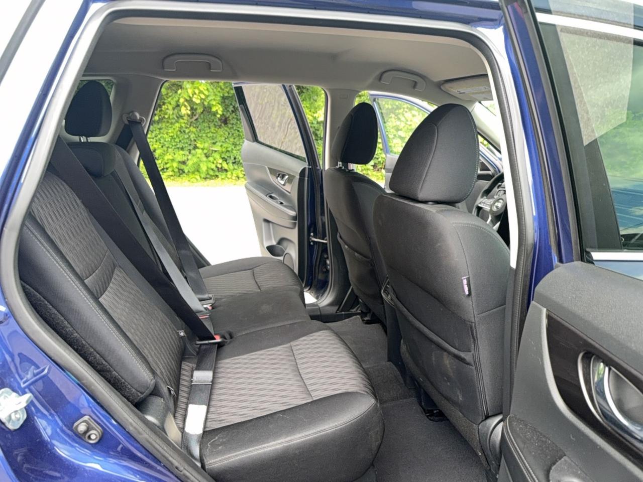 2018 Nissan Rogue SV - AWD - HEATED SEATS - APPLE CARPLAY-ANDROID AUTO Photo
