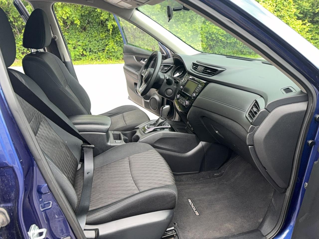 2018 Nissan Rogue SV - AWD - HEATED SEATS - APPLE CARPLAY-ANDROID AUTO Photo