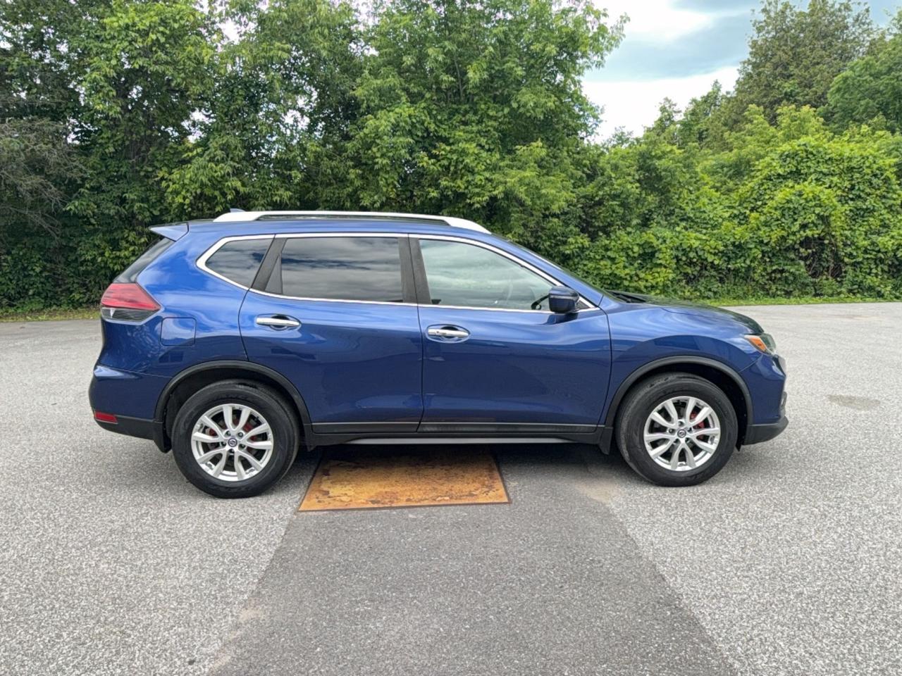 2018 Nissan Rogue SV - AWD - HEATED SEATS - APPLE CARPLAY-ANDROID AUTO Photo