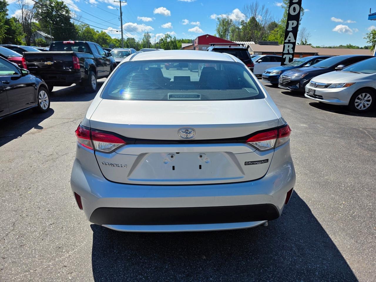 2020 Toyota Corolla LE Photo3