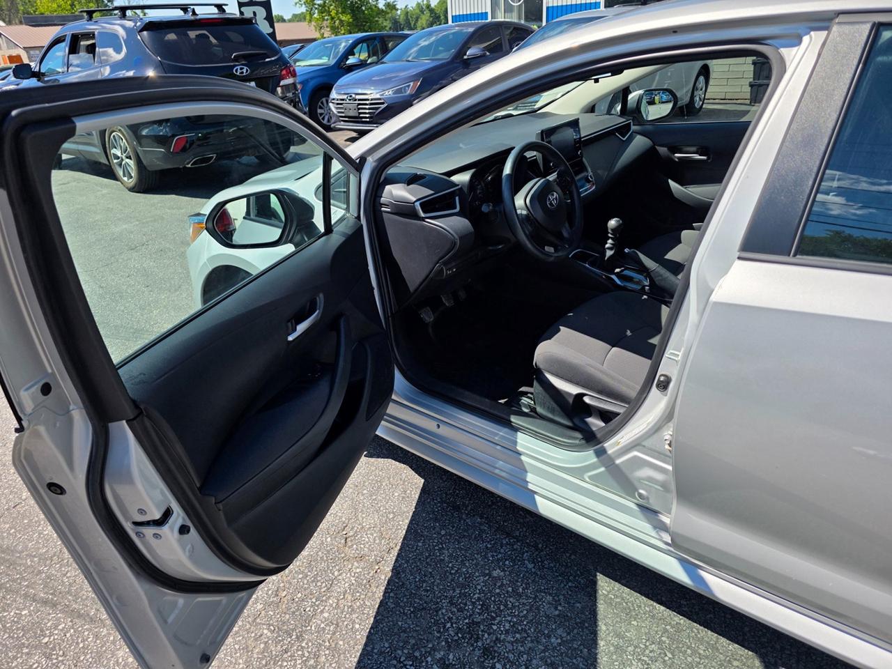 2020 Toyota Corolla LE Photo