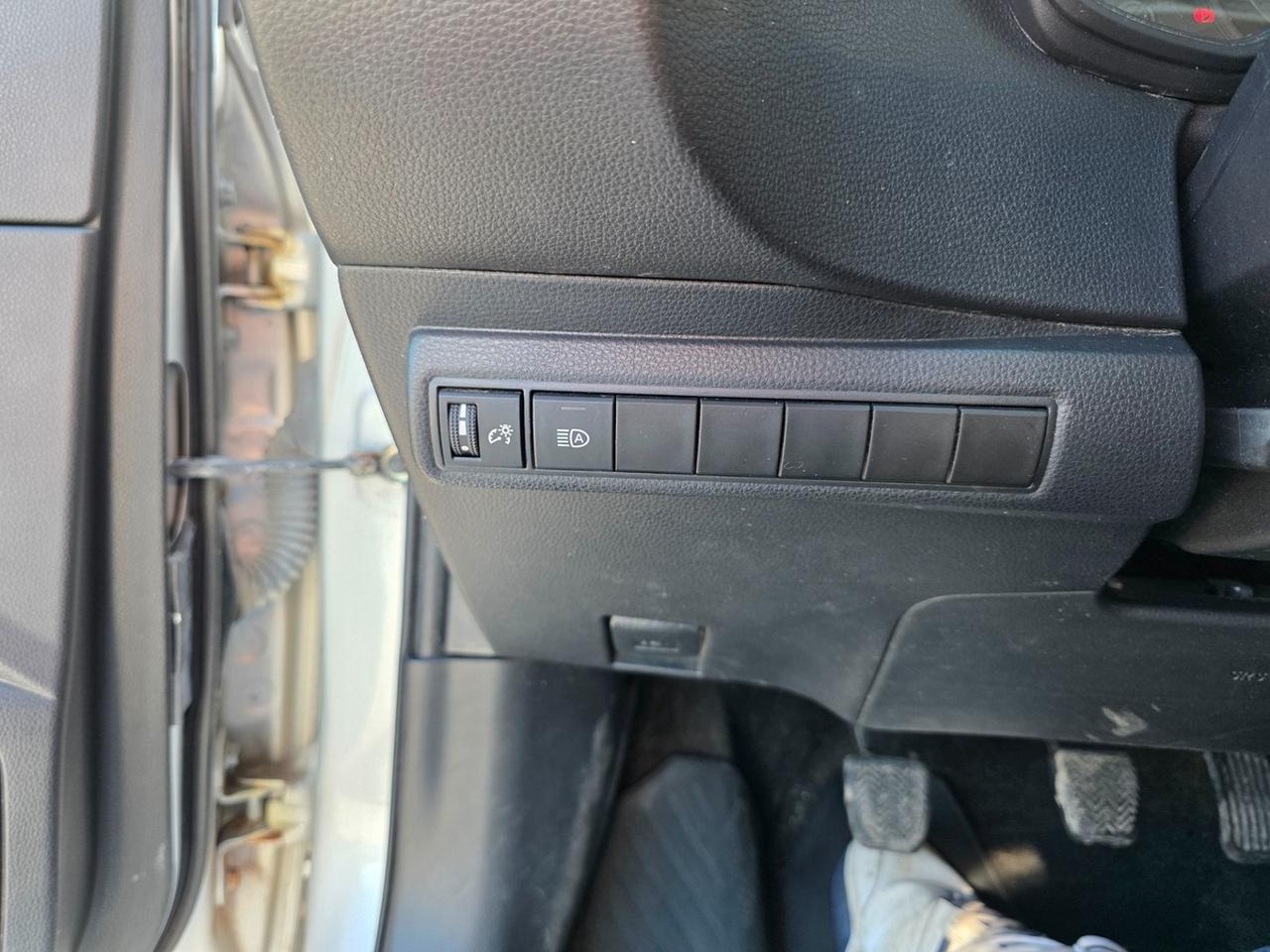 2020 Toyota Corolla LE Photo