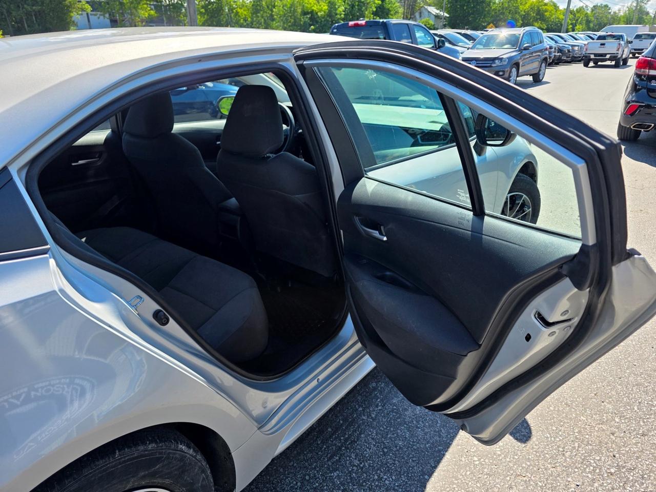 2020 Toyota Corolla LE Photo