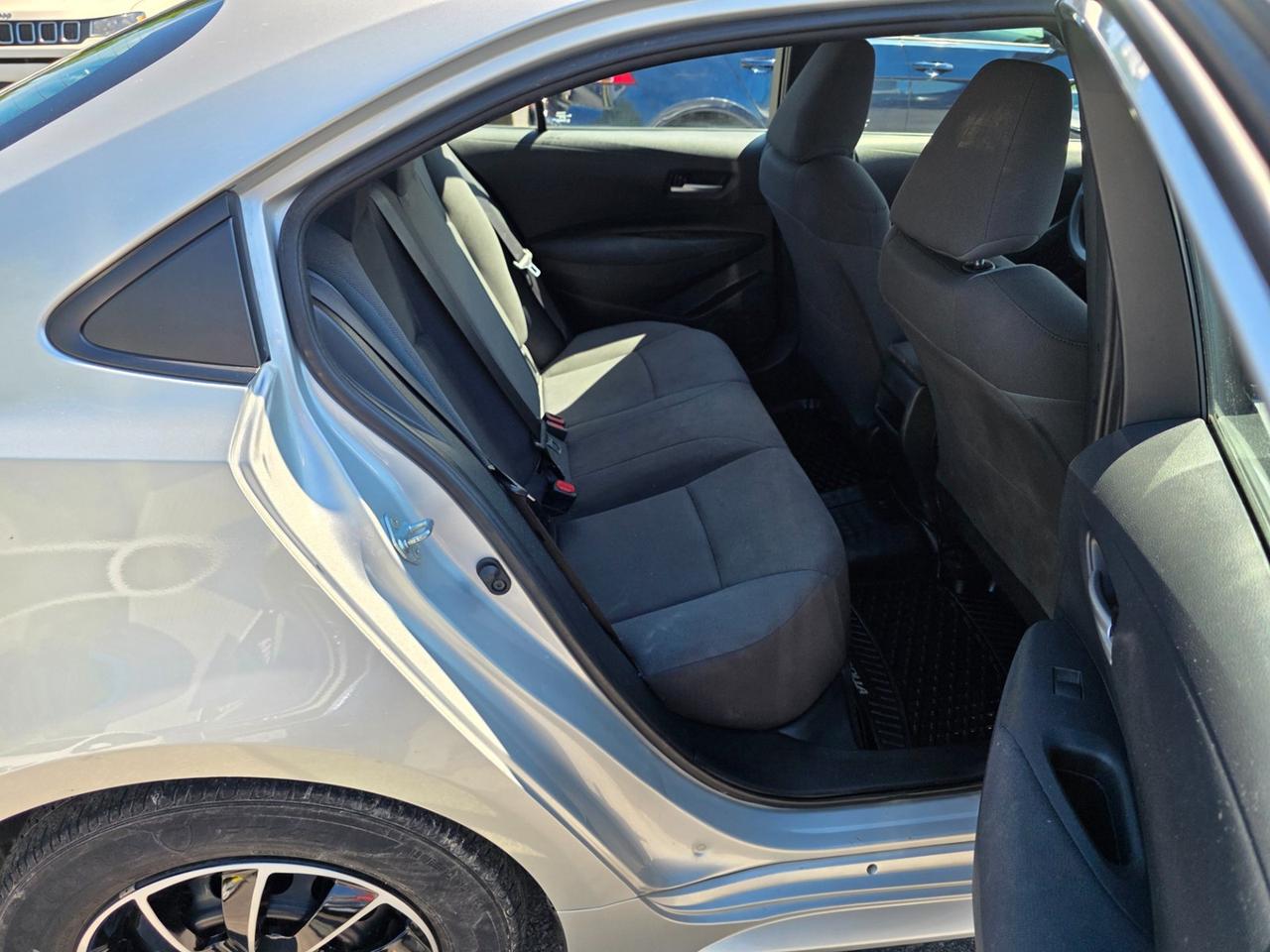 2020 Toyota Corolla LE Photo