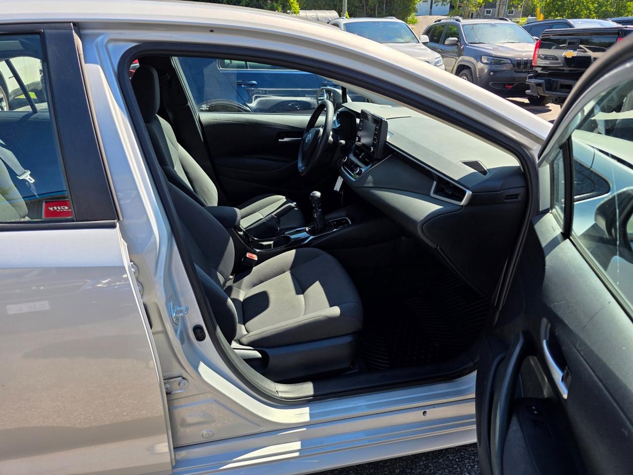 2020 Toyota Corolla LE Photo