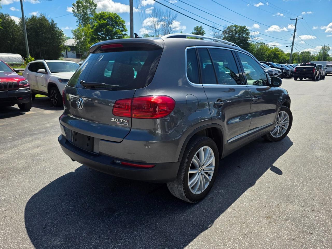 2016 Volkswagen Tiguan S Photo4