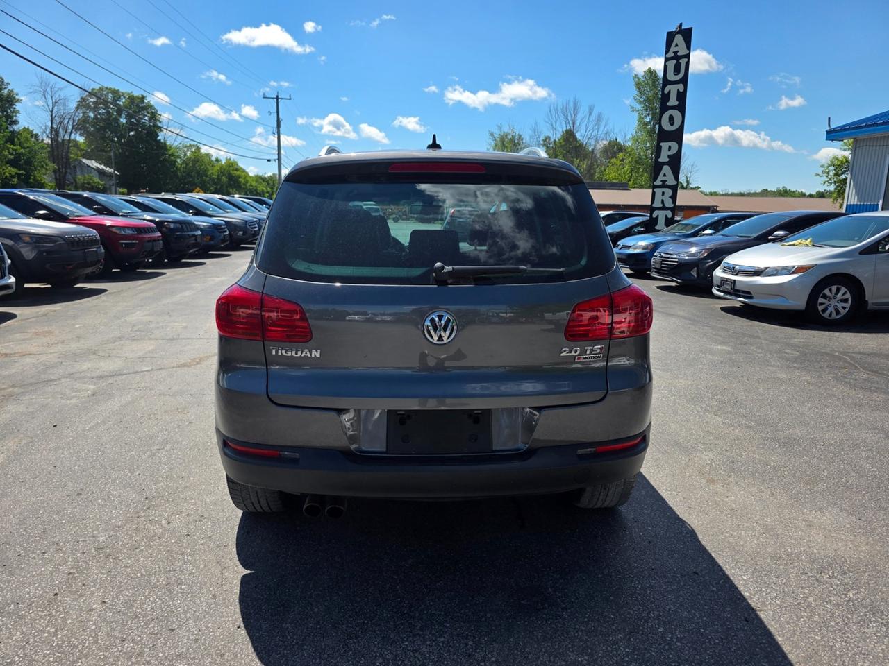 2016 Volkswagen Tiguan S Photo