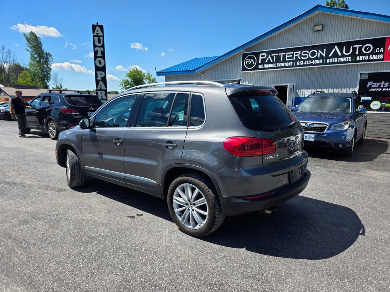 2016 Volkswagen Tiguan S Photo